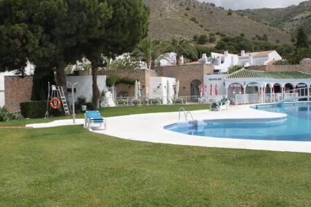 Hermosa Casa Con Terraza E Increibles Vistas Al Mar Y La Montana Nerja Eksteriør bilde