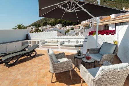 Hermosa Casa Con Terraza E Increibles Vistas Al Mar Y La Montana Nerja Eksteriør bilde
